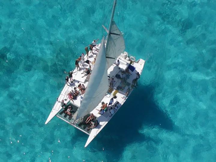 Catamaran 48´ (For 45 People)