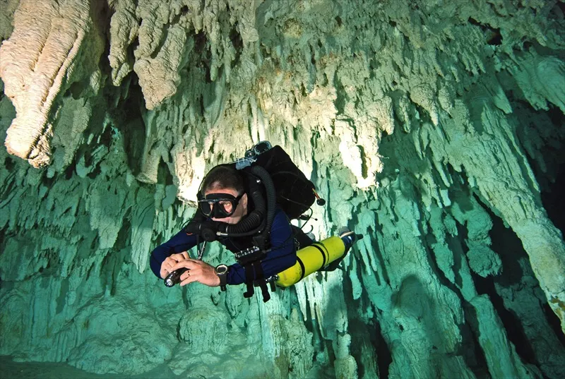 Cave Diving — 4