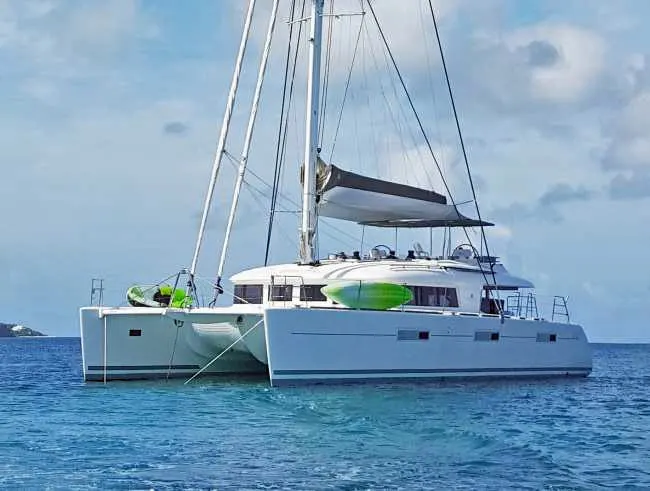 Amaizing 82 Ft (65 Pax) — 5