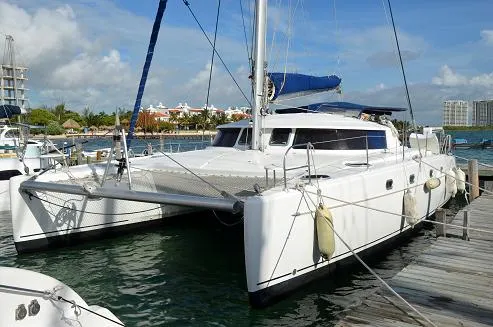 Catamaran 43 (For 30 People)