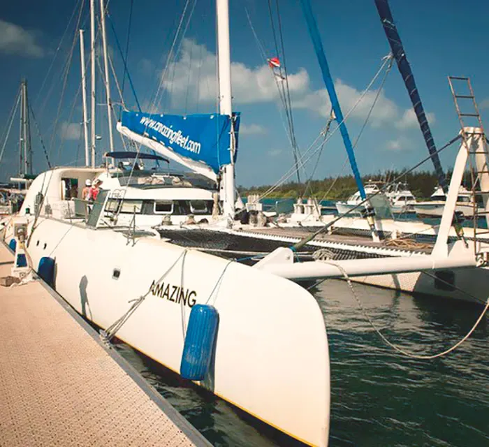 Amaizing 82 Ft (65 Pax) — 4