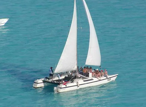 Catamaran 36´ (For 20 People) — 4