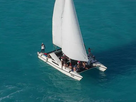 Catamaran 36´ (For 20 People) — 5