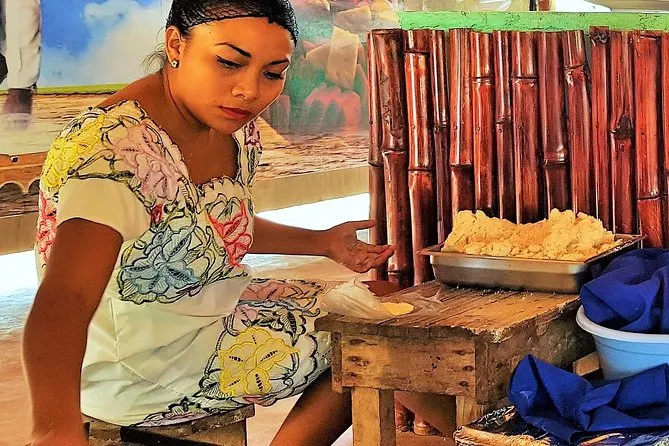 Chichen Itza Tour & Mayan Food Experience