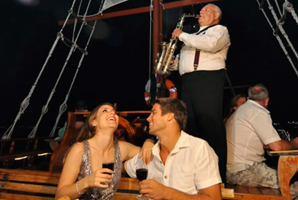 Lobster Dinner Cruise For Columbus Cancun Lovers — 4