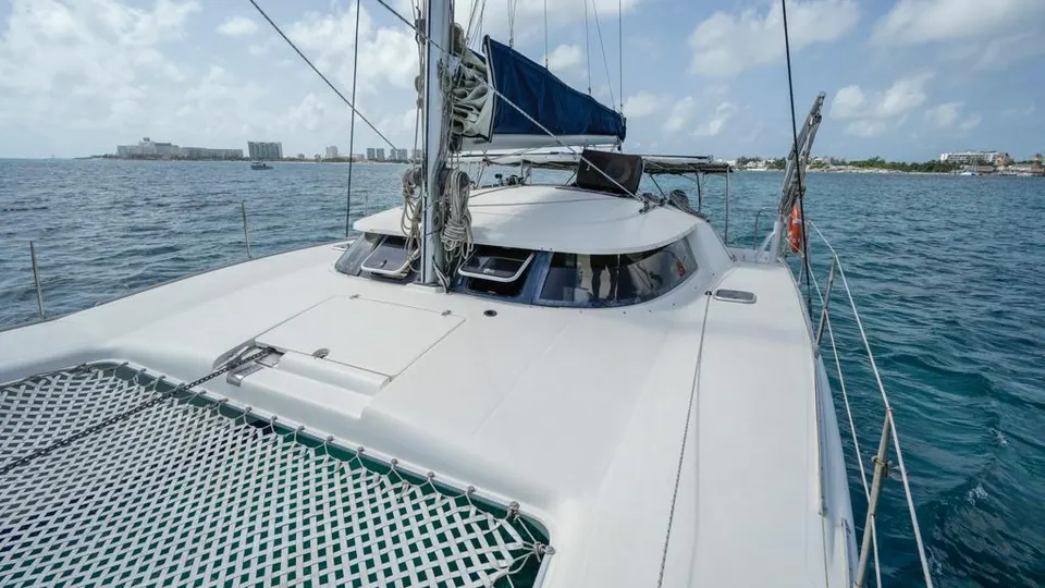Isla Mujeres Private Catamaran (1 to 20 Pax)