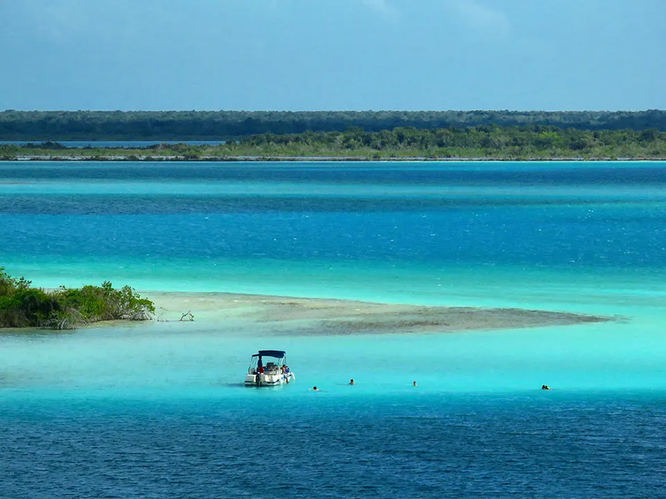 Bacalar Lake of the Seven Colors