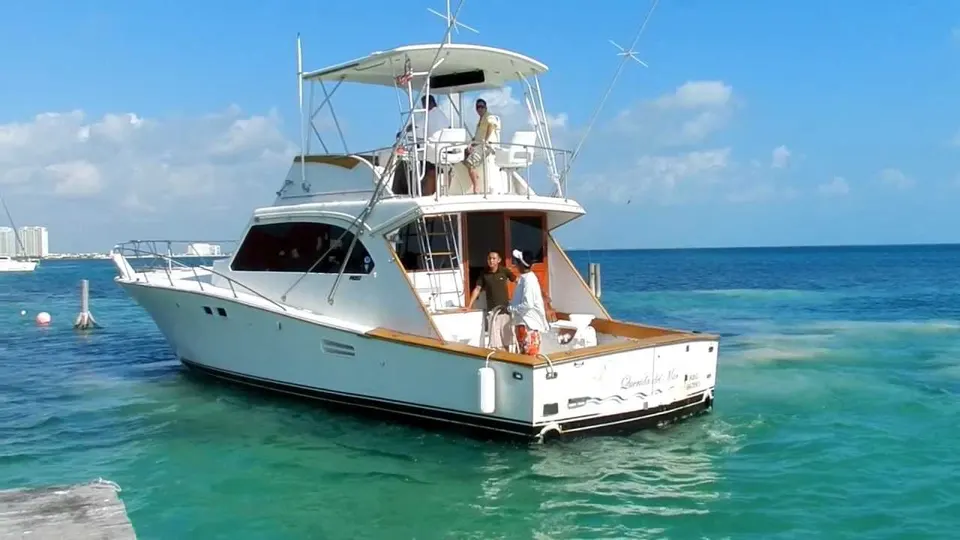 6 HOURS PRIVATE DEEP SEA FISHING (8 people maximum) — 2
