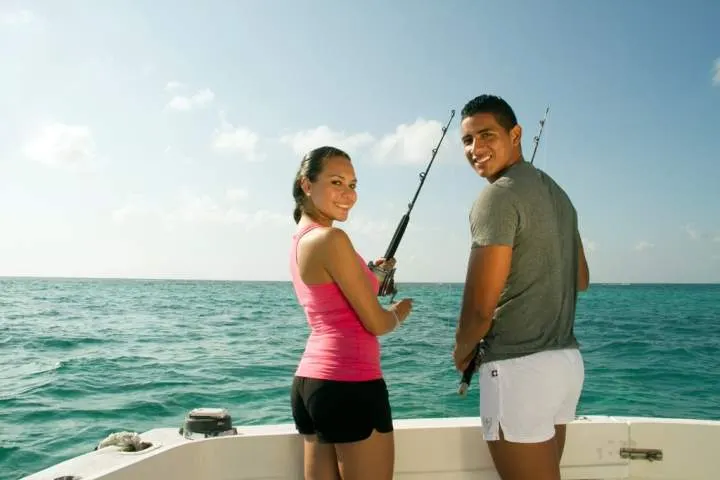 8 HOURS PRIVATE DEEP SEA FISHING (8 people maximum)