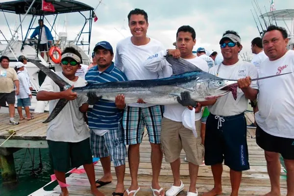 4 HOURS SHARED DEEP SEA FISHING (6 people maximum) — 4