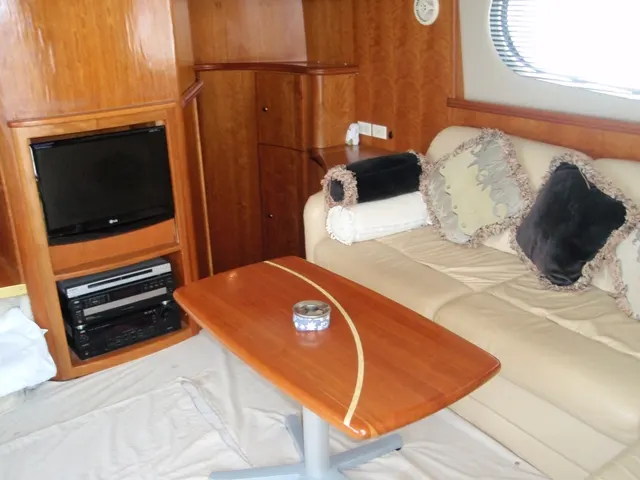 Silverton 42 Feet (For 12 People) — 2