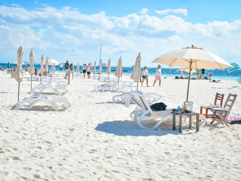 Catamaran Tour to Isla Mujeres & Playa Norte — 4